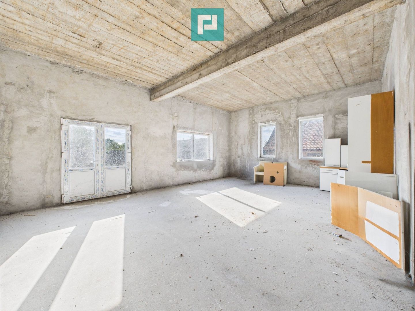 Imobil spațios la roșu pentru investiție - Vinga - Poză 19