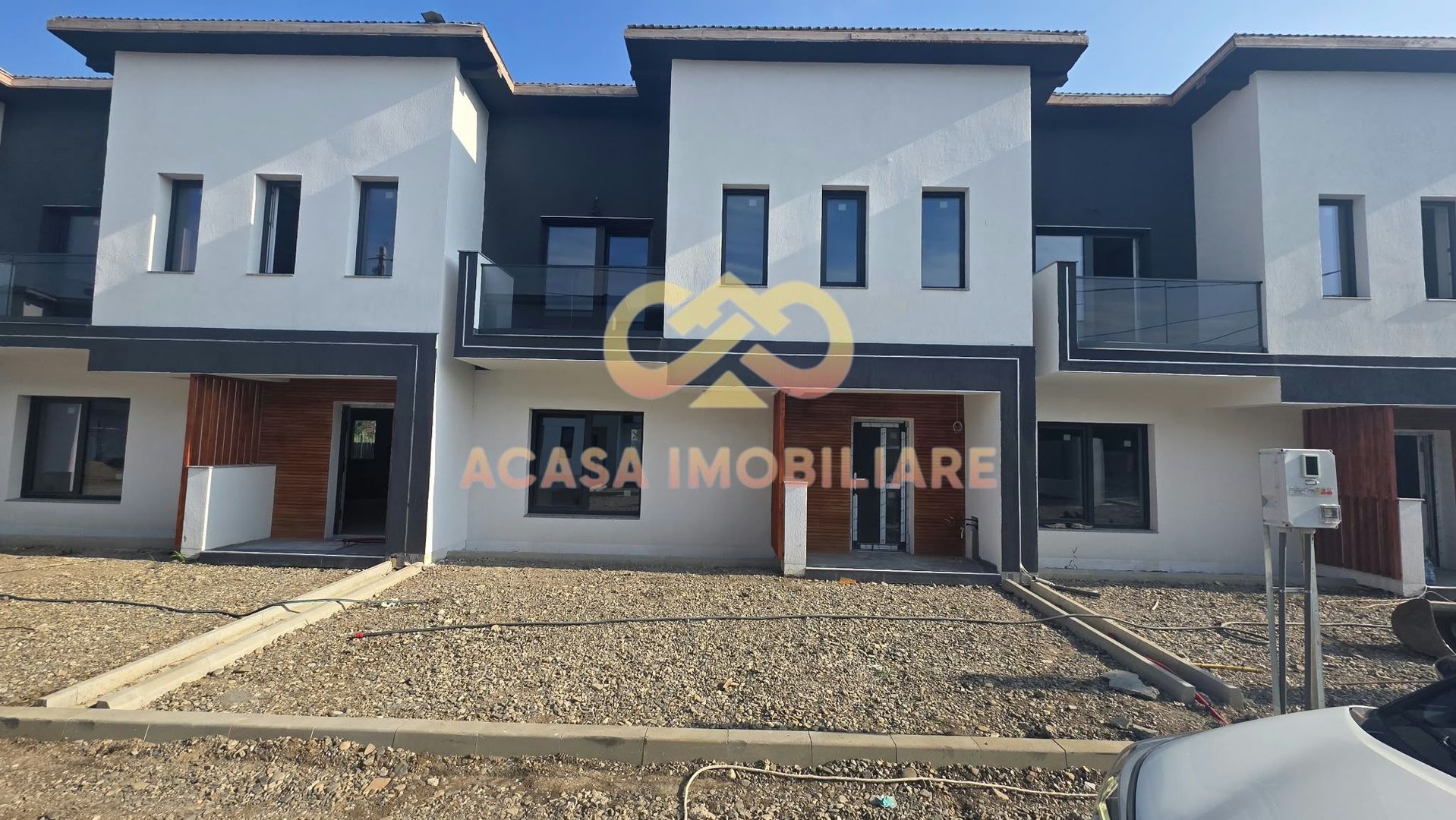 CASE INSIRUITE 4 CAMERE VALEA LUPULUI - Poză 2