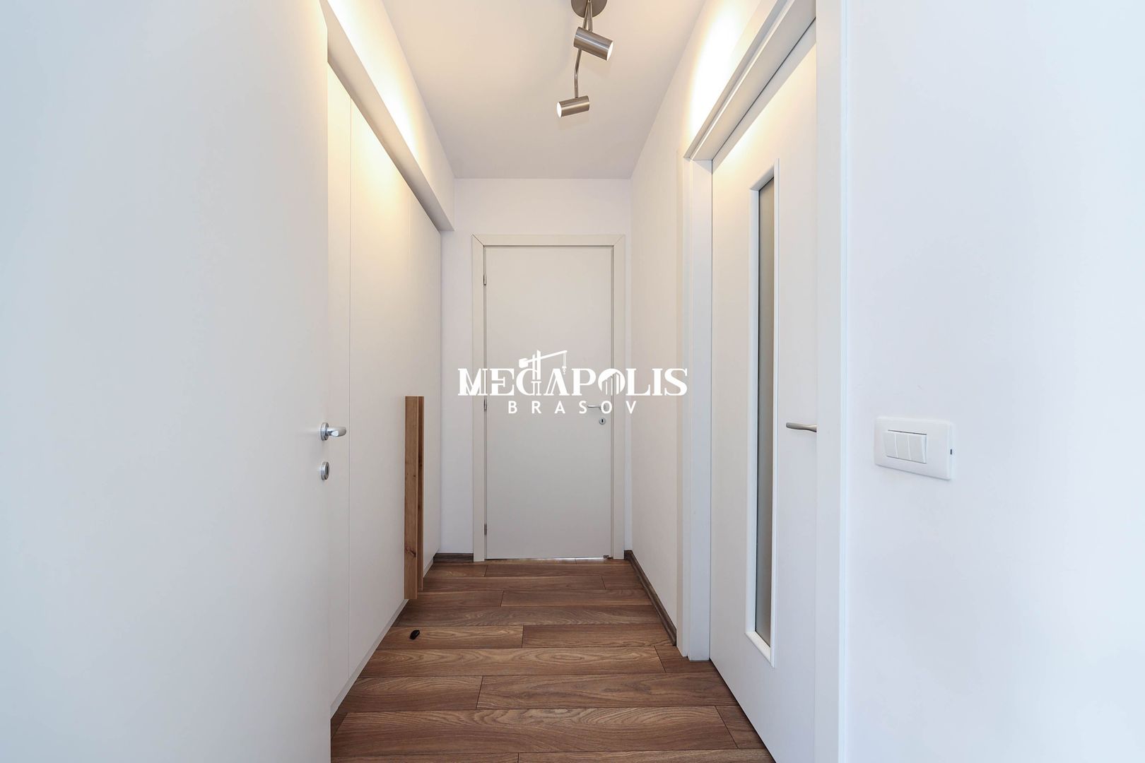 3 Camere | Tractorul | 67 MP | Parcare | Terasă 46 MP - Poză 10