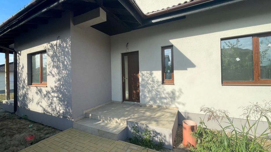 Duplex pe parter 4 camere - Mosnita Noua - Poză 13