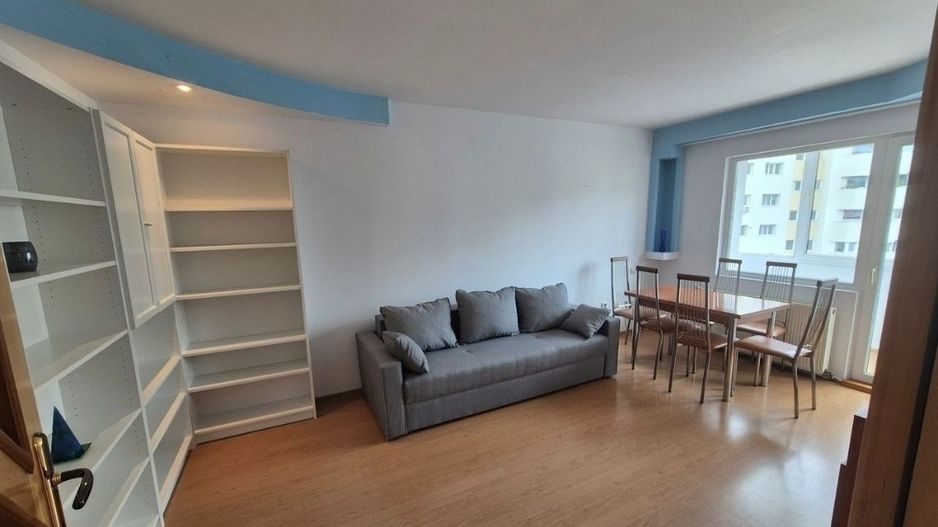Închiriez apartament cu 3 camere,  centru - Poză 6