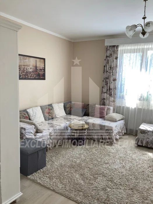 Casa individuala de vanzare, Lipoveni - Centru - Poză 2