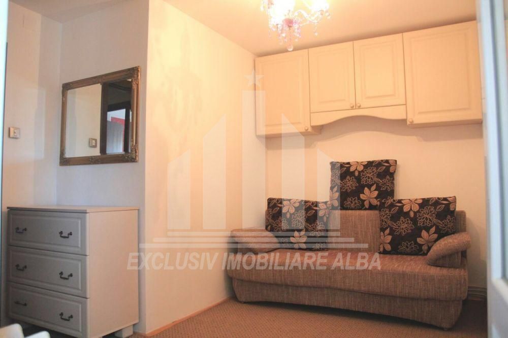 Apartament cu 3 camere decomandate, Centru - Poză 3