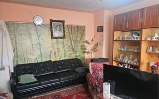 Vand apartament cu 3 camere in Carpati 2 - Poză 1