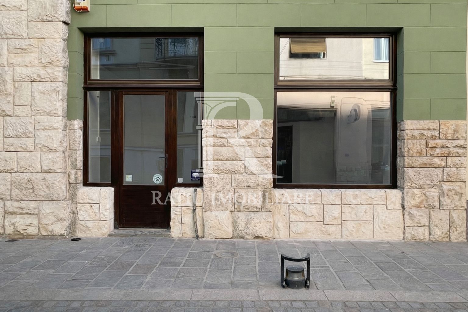 Spațiu comercial de inchiriat | Ultracentral | Zonă pietonală | Oradea - Poză 1