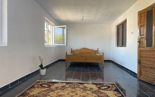 Vanzare apartament -3 camere la casă, etaj 1+pod+cota teren–Târgoviște - Poză 1