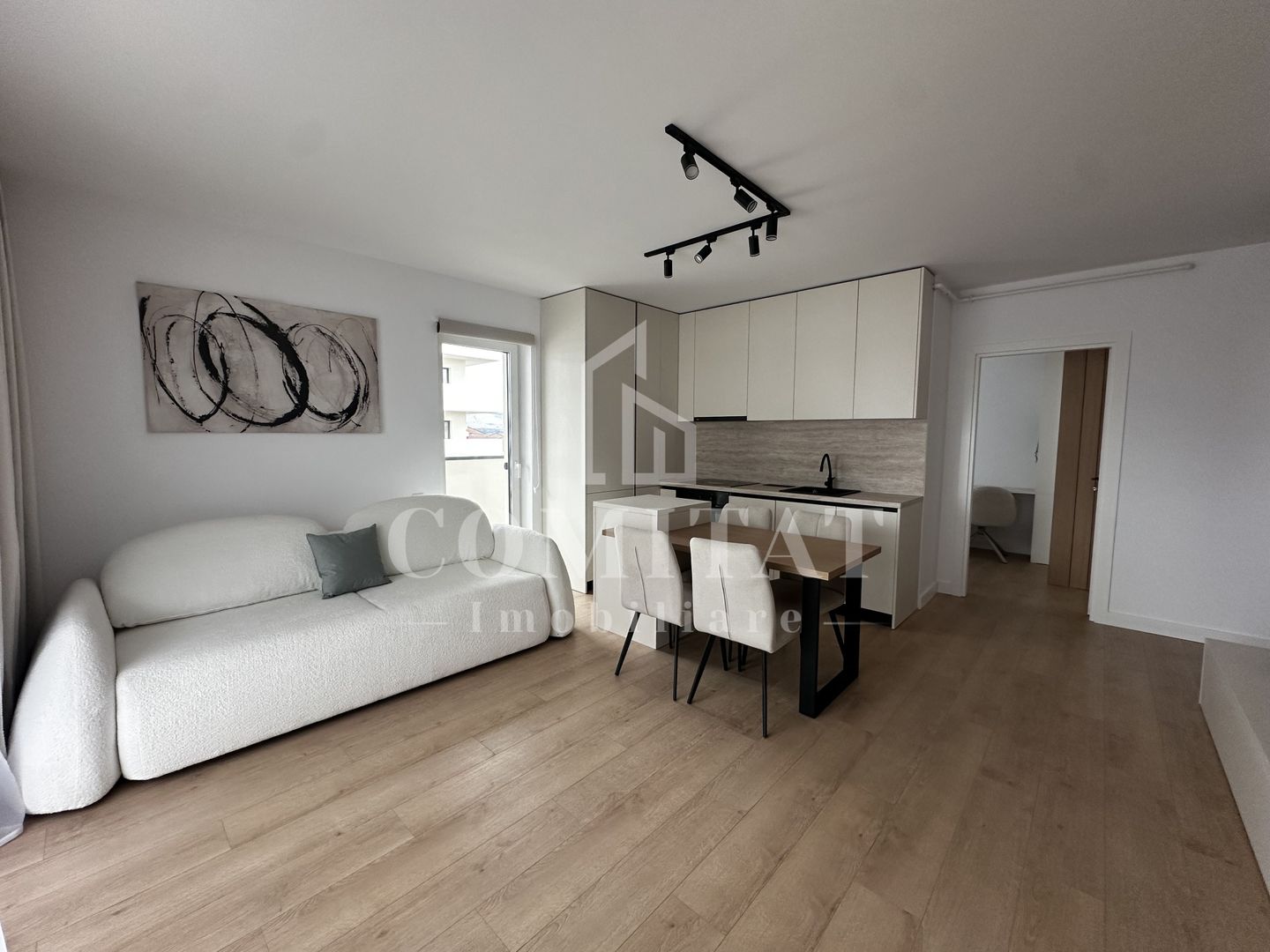 Apartamnet la cheie | Etaj intermediar | Zona Eroior Floresti - Poză 1