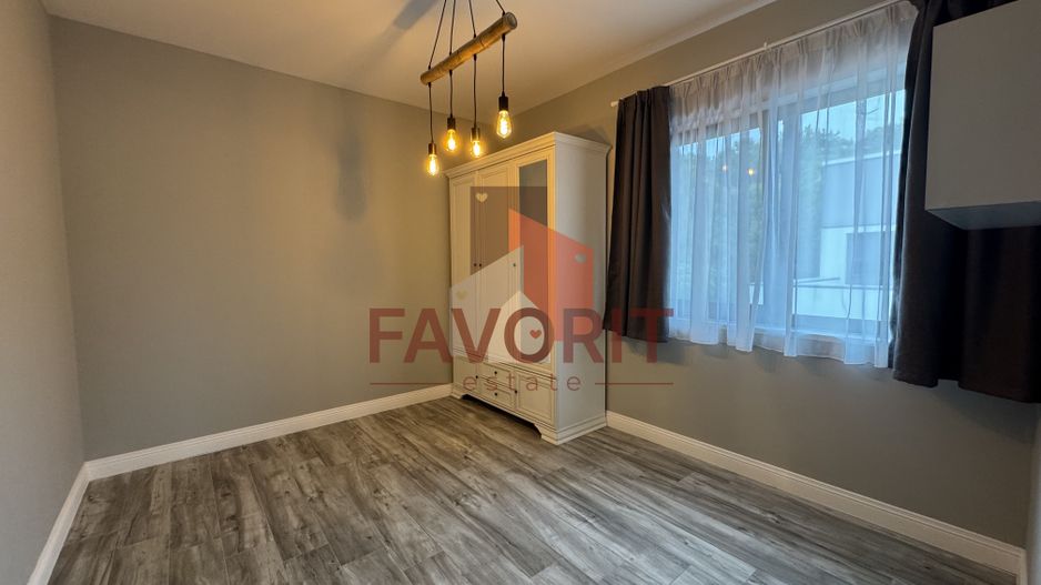 Duplex despartit prin garaj. Zona centrala - langa padure. Mobilat si utilat - Poză 6