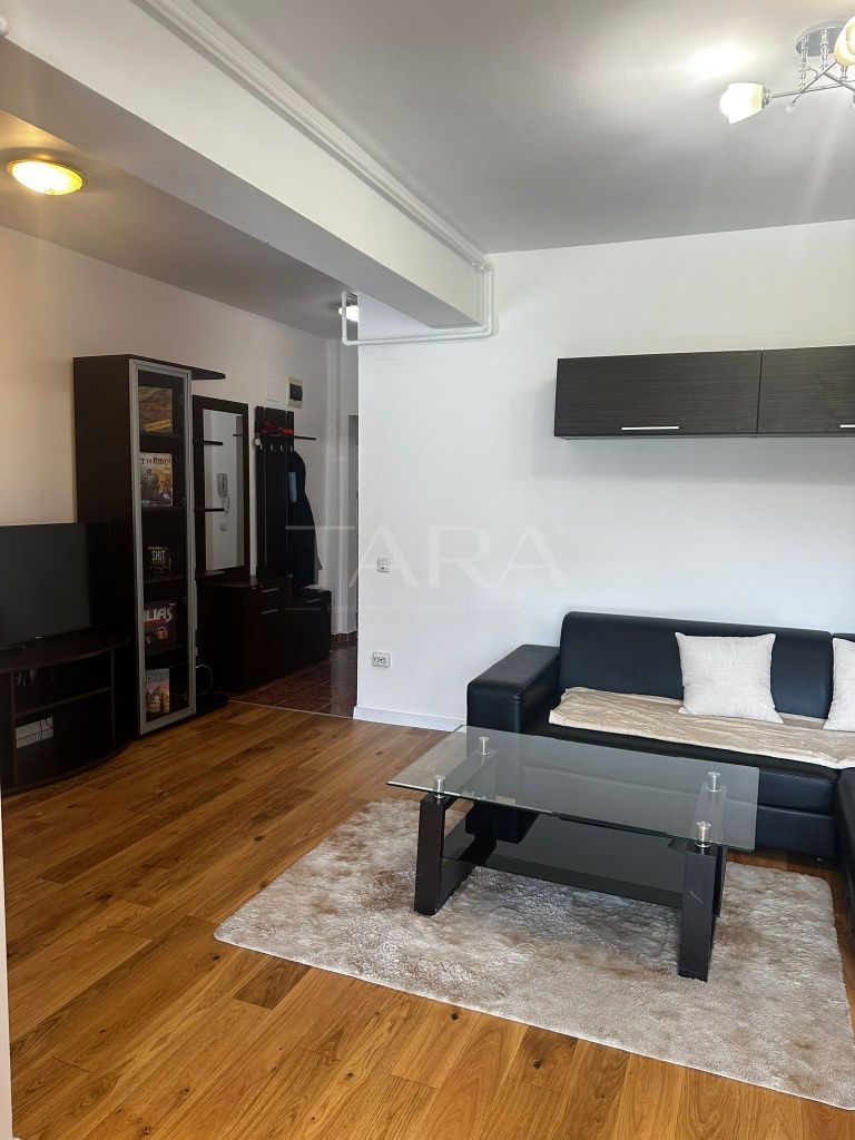 Apartament modern cu 2 camere, balcon și lift. - Poză 2
