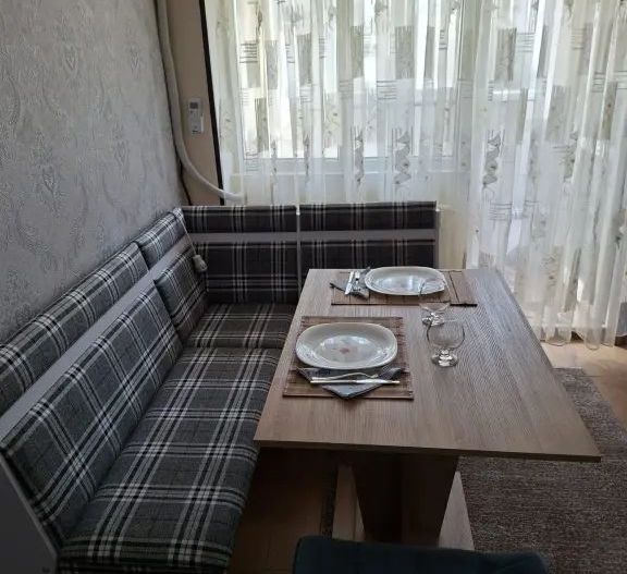 Garsonieră de închiriat Bd. Chișinău renovata de curand - Poză 3