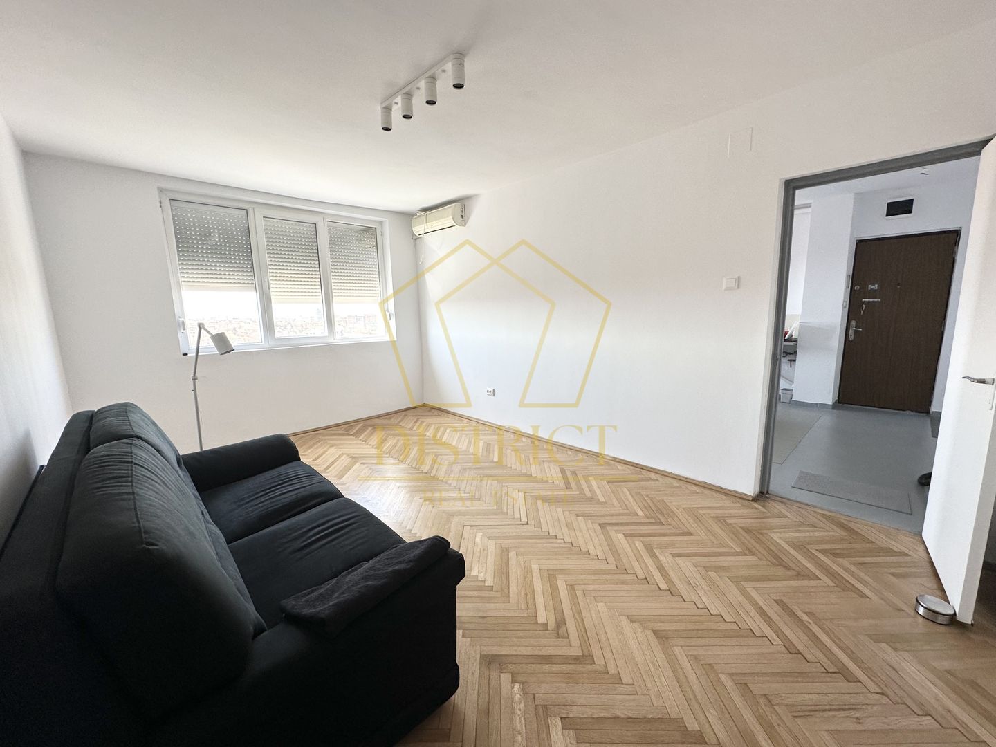 Apartament cu 3 camere | Complexul Studentesc - Poză 1
