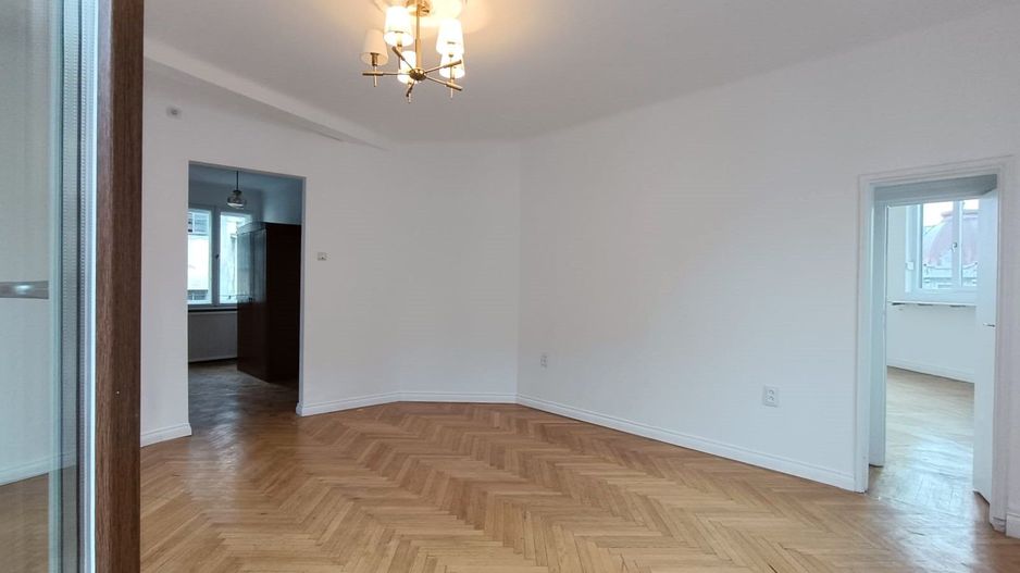 Inchiriem apartament complet renovat zona Universitatii - Poză 9