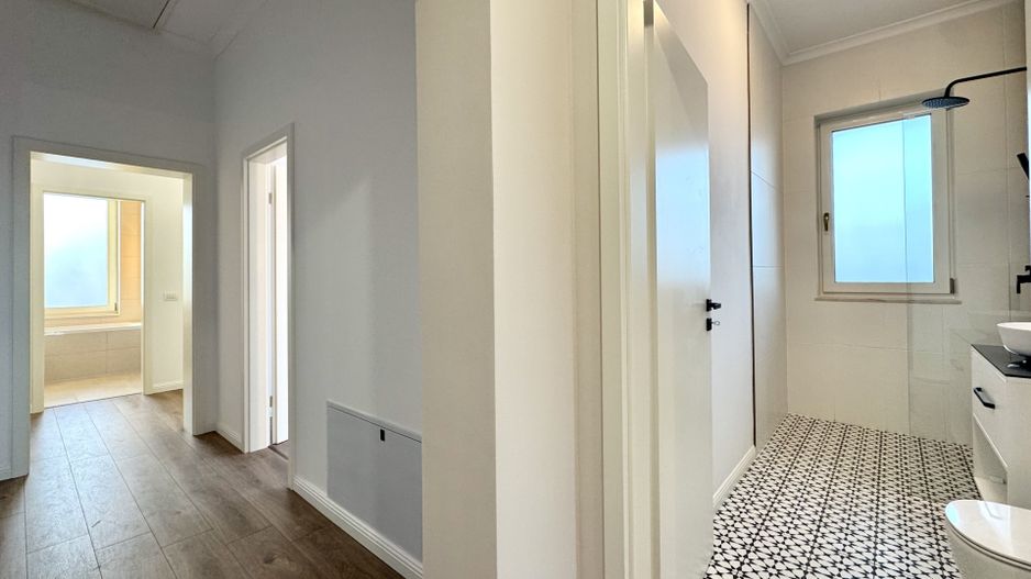 Duplex modern cu grădină, la intrare în Moșnița Nouă - Poză 10