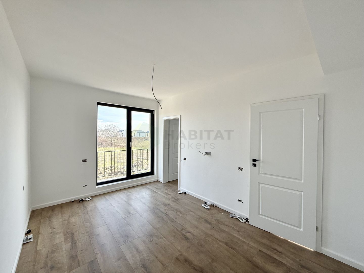 Vila individuala 5 camere Tunari - Poză 2