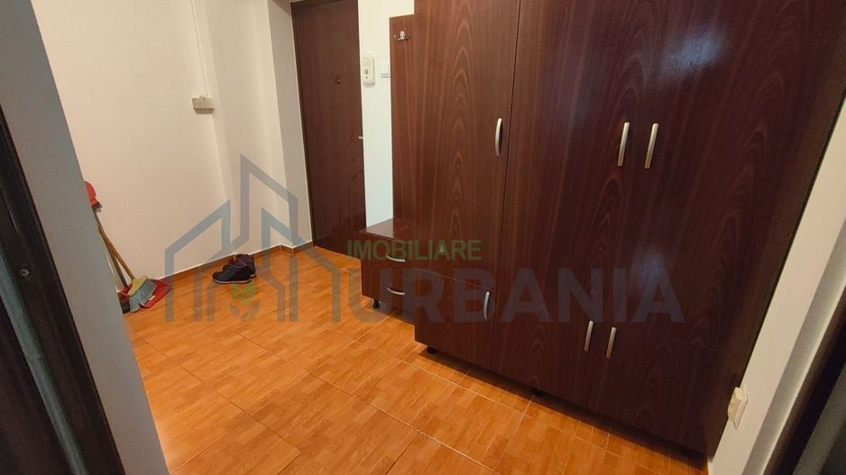 # închiriez apartament foarte convenabil - Poză 4