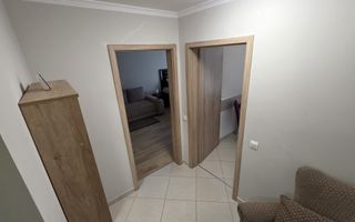 Garsoniera decomandata spatioasa Tractorul Coresi 52mp parter - Poză 5