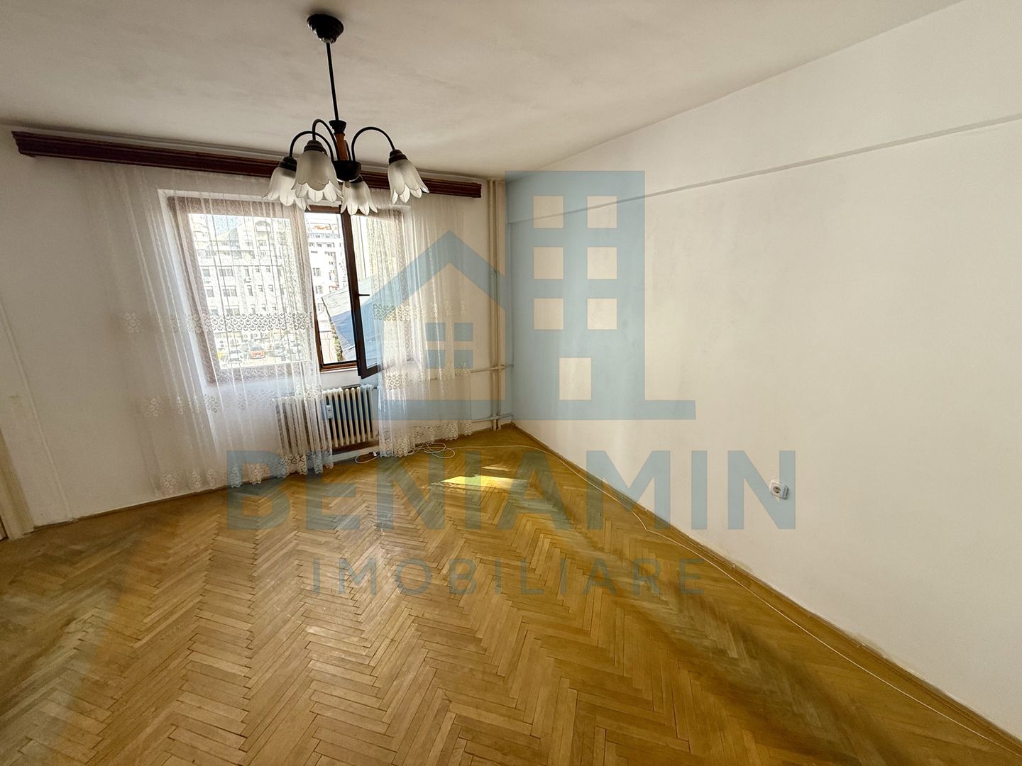 2 camere - etaj 1 - investitie - zona excelenta - Cinema Patria - Poză 2