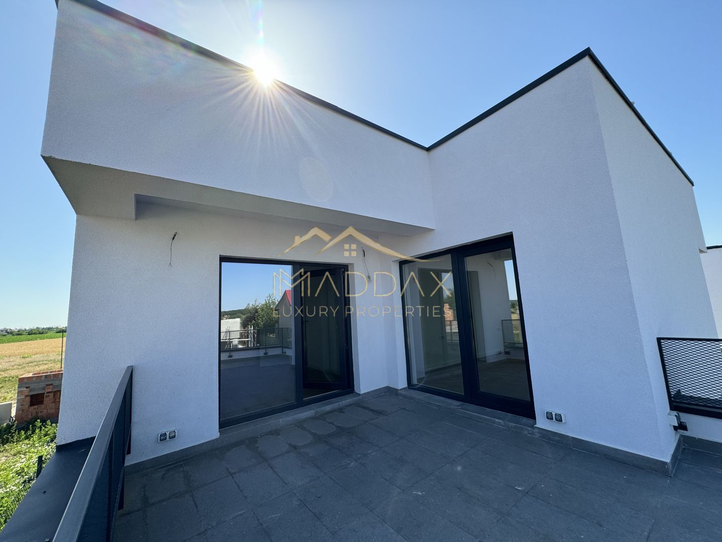 Vila LUX***Panouri fotovoltaice***Lake view//Laguna Albastra/Corbeanca - Poză 5