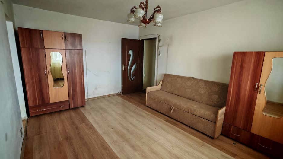 Apartament 2 camere,parter,semidecomandat,zona Coca Cola - Poză 1