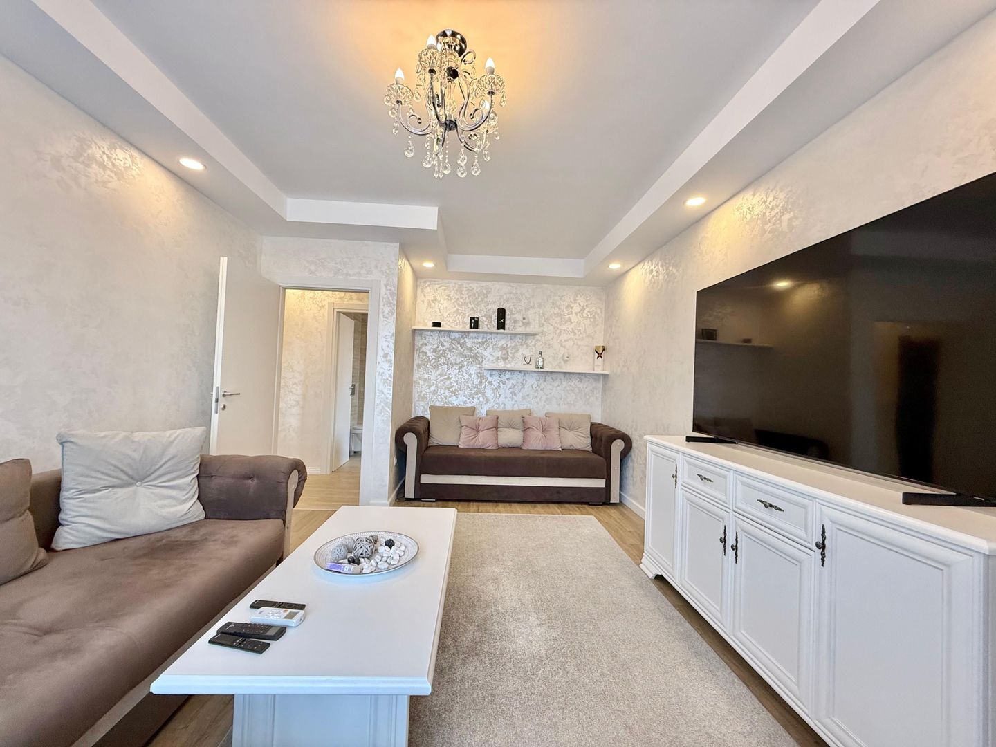 COSMOPOLIS - Apartament cu 3 camere, mobilat si utilat. - Poză 1