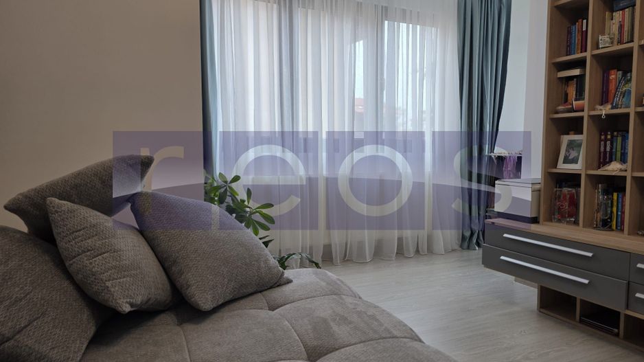 VANZARE 4 CAMERE -CARTIERUL LATIN   - 2x loc parcare - Poză 3