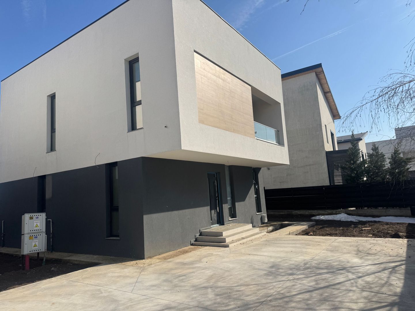 Vile Tunari, zona BUNA, Toate Utilitatile, curte 350m2 - Poză 2