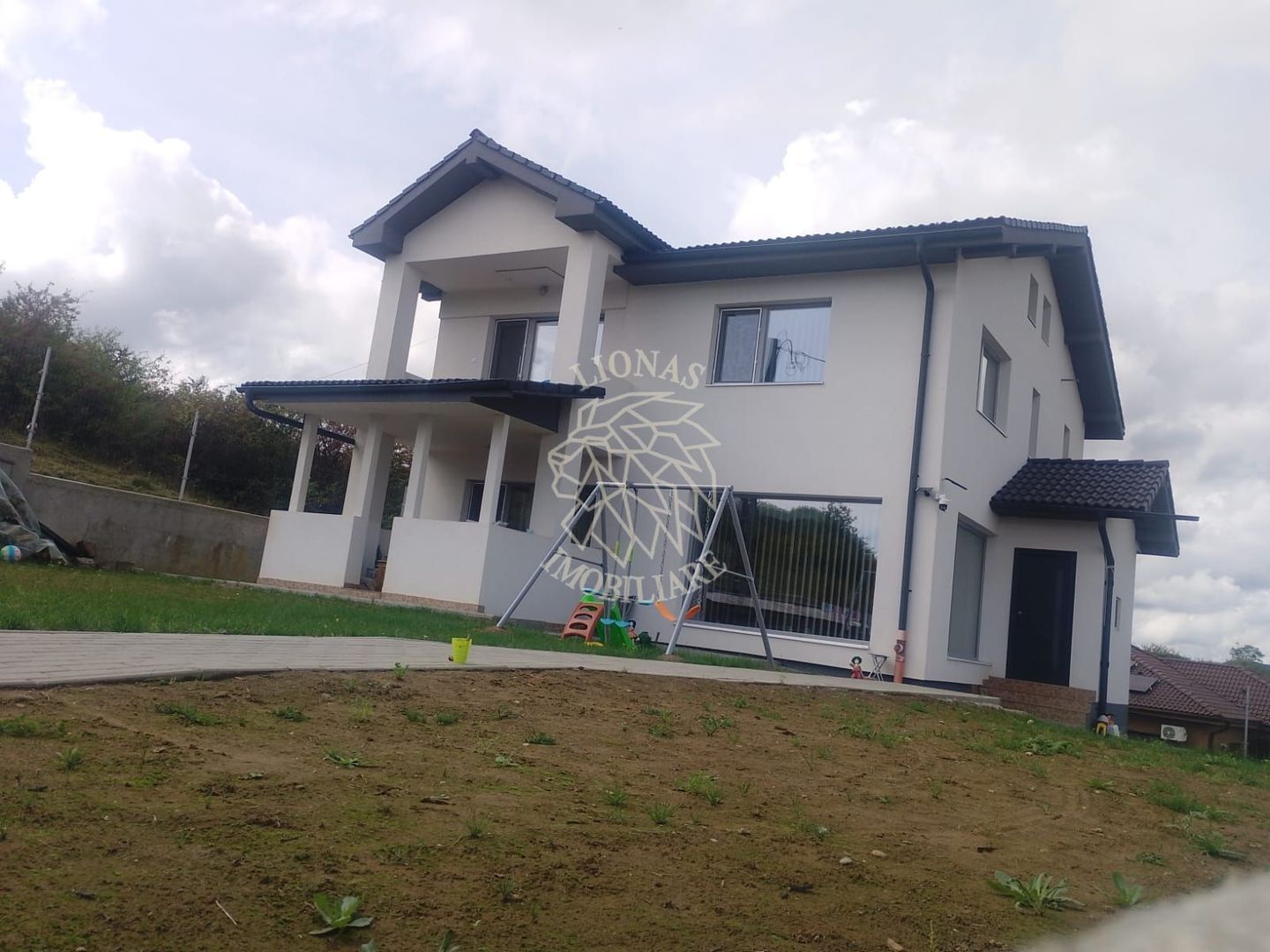 Casa 4 camere 154 mp-teren 600 mp-panorama spre oras-Zona La Soare - Poză 1