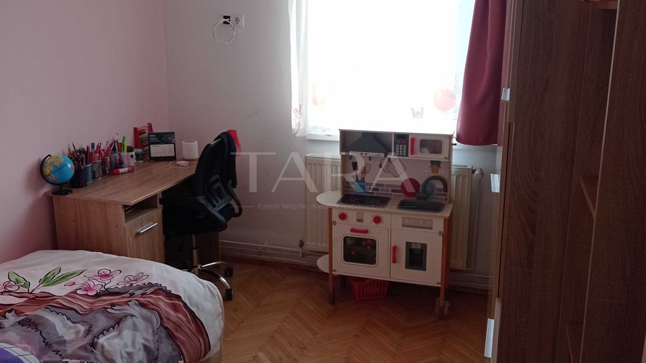 Apartament spațios cu 3 camere semidecomandat, în zona Calea Florești. - Poză 4