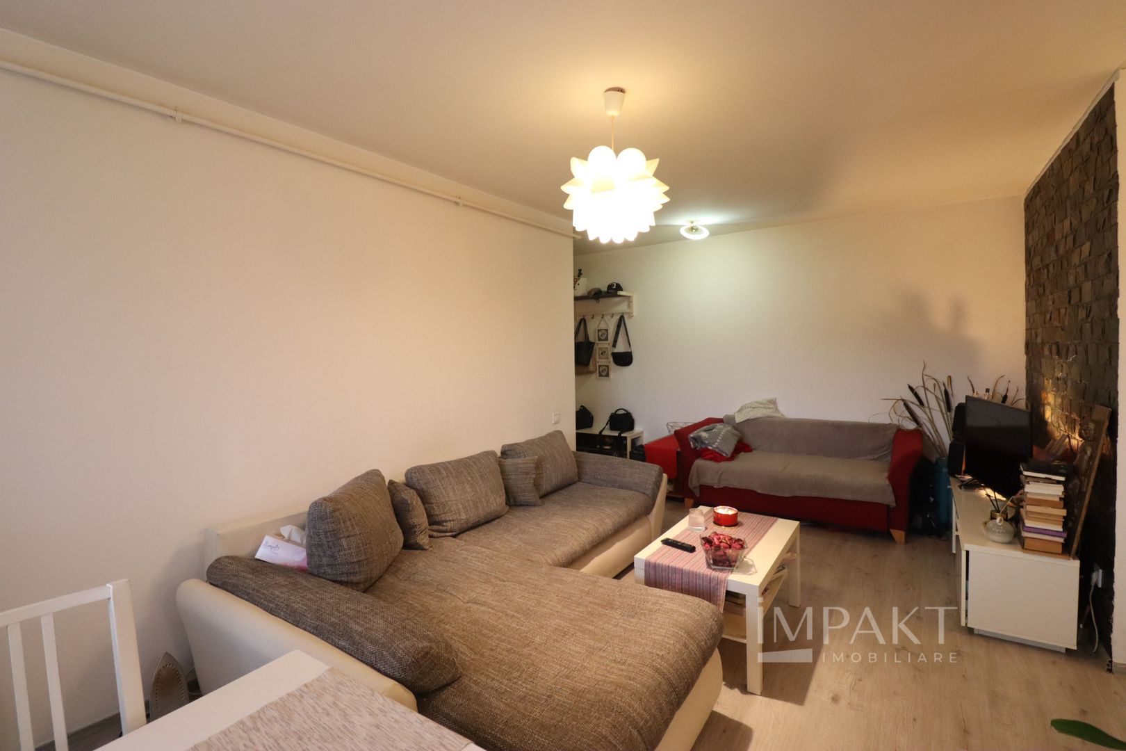 Apartament cu 3 camere, situat in zona Muzeul Apei Floresti! - Poză 2