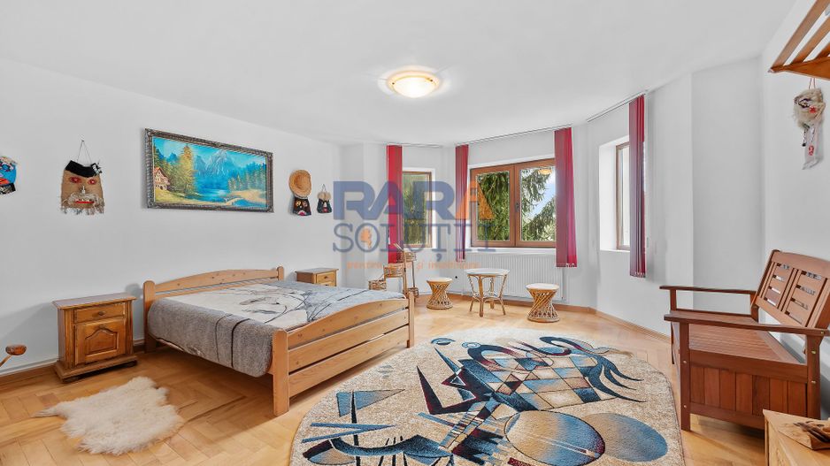 Vilă cu 6 dormitoare, 2 garaje, anexe multiple - 2076 mp teren - Poză 12