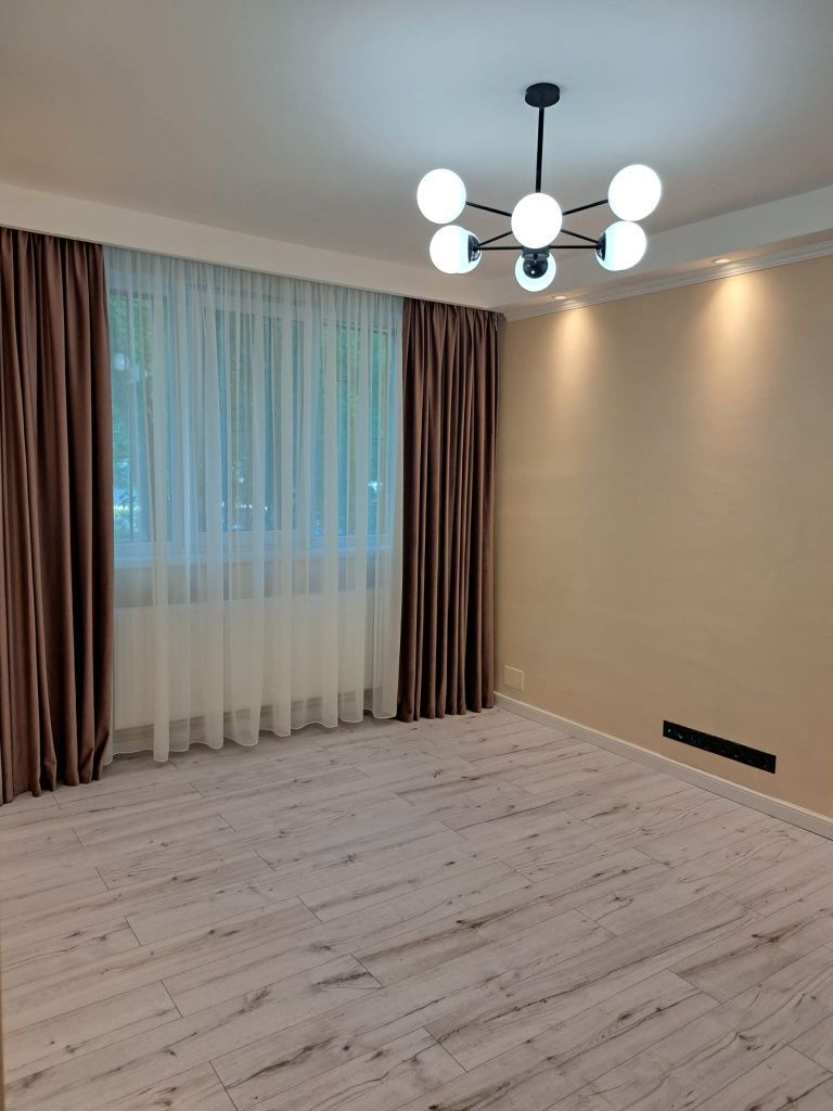 Apartament de vanzare 4 camere, colț Apusului - Poză 4