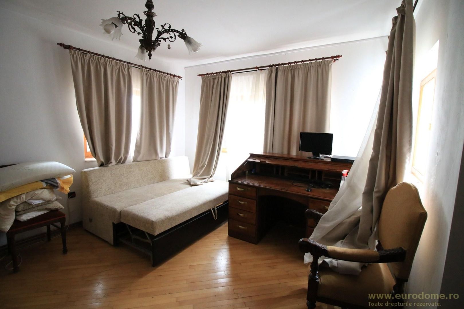 Proprietate deosebita - casa cu curte si livada - Poză 14