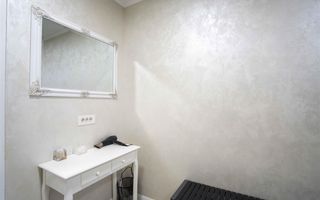 Baza de tenis si constructie moderna - Poză 27