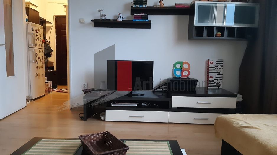 Garsoniera Calea Grivitei cu acces direct la terasa de 200 mp - Poză 1