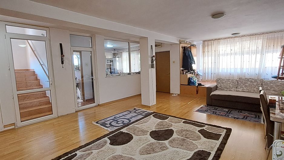 Brancoveanu - Stadion Rocar, casa inidviduala, S+P+1Et+M, 5 camere - Poză 1