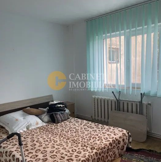 Apartament 3 Camere - 70 mp - Etaj intermediar -  Zona Alexandru Cel Bun - Poză 4