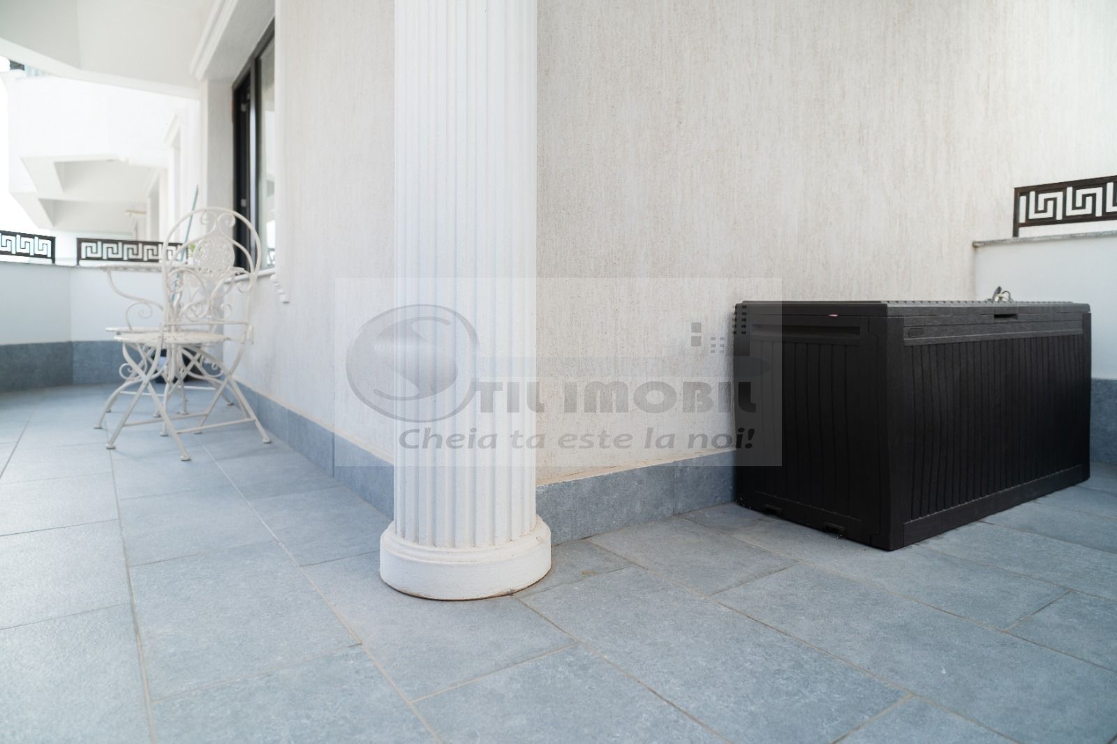 2 cam SD Royal Town, 56 mp, 2 balcoane, parcare, mobilat ,169.000 € - Poză 18