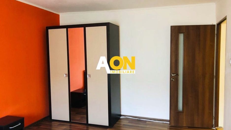 Apartamen 2 camere, etaj intermediar, Cetate - Poză 1