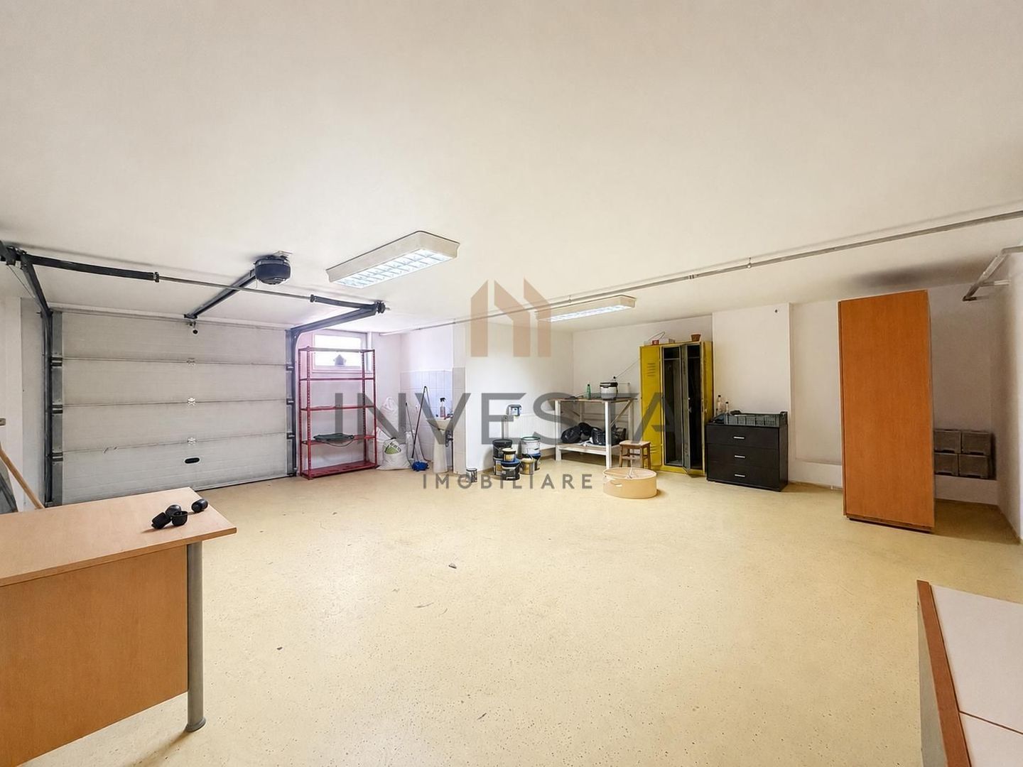 Casa de 360 mp cu sauna si garaj dublu de inchiriat in zona Buna Ziua - Poză 25