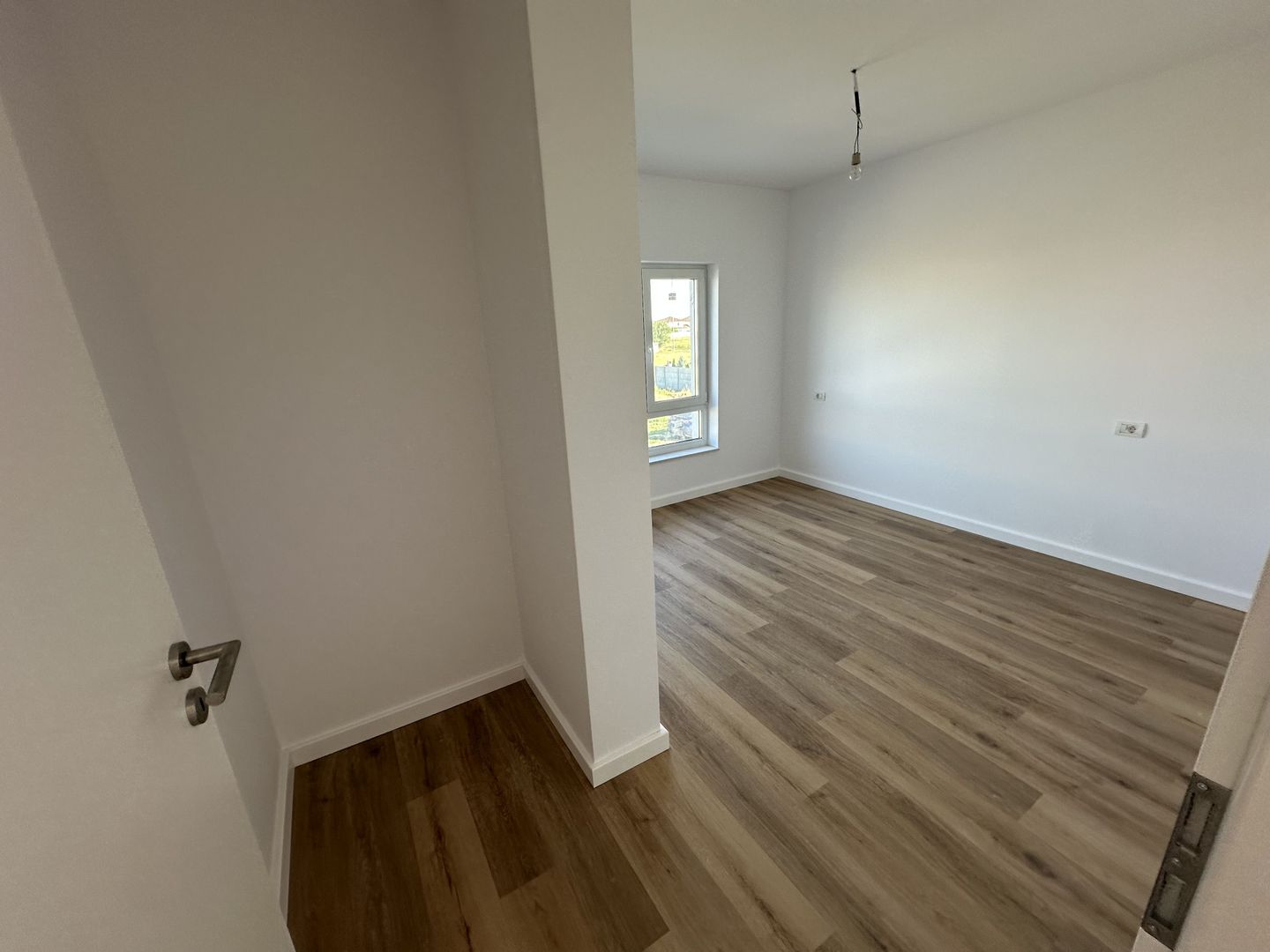 Duplex despartit prin spatiu tehnic - Poză 12