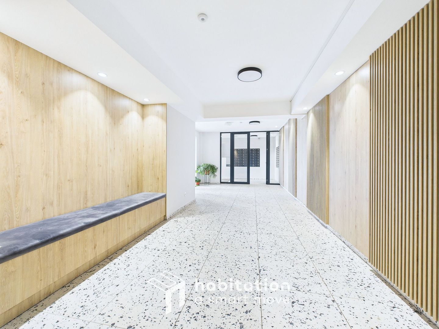 Apartament elegant si vibrant, vedere panoramicǎ ,zona Lipovei- Padure - Poză 30