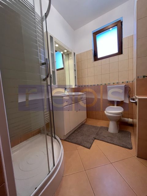 Vila spatioasa 6 dormitoare | gradina | Garaj - Poză 17