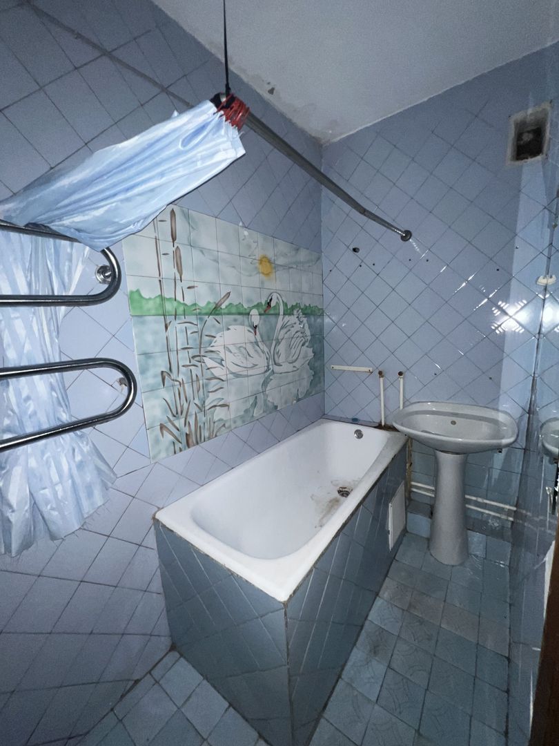 Apartament cu 3 odăi în Ialoveni - Poză 8
