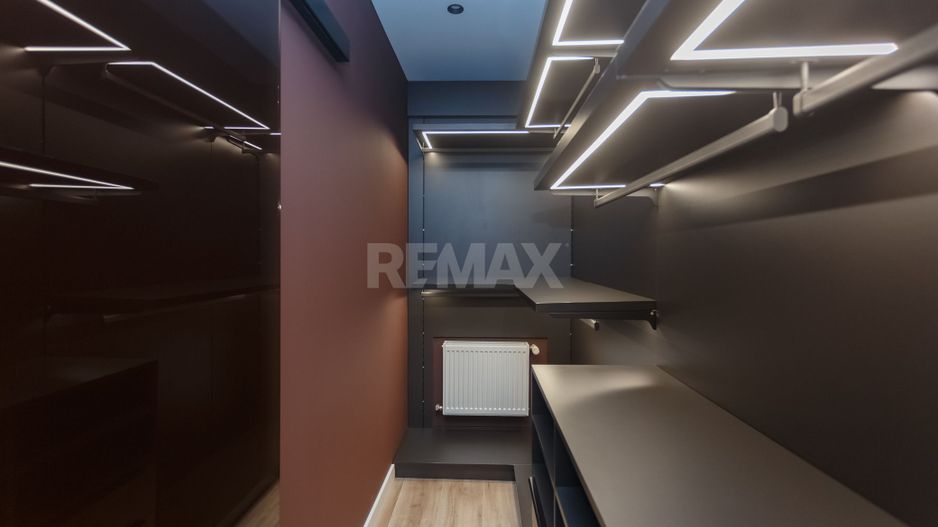 De închiriat apartament, 3 dormitoare + terasă, str. Teatrală 3, Centru. - Poză 4
