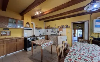 Casă cu doua corpuri de cladire de vânzare în Cornățel (an constructie 2003) - Poză 11