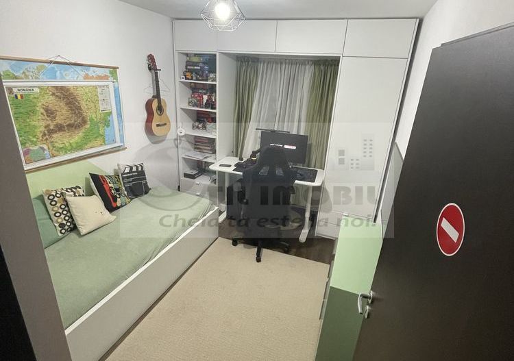 Vand apartament 3 camere decomandat - 64 mp - Gradinari - 92.000 euro! - Poză 2