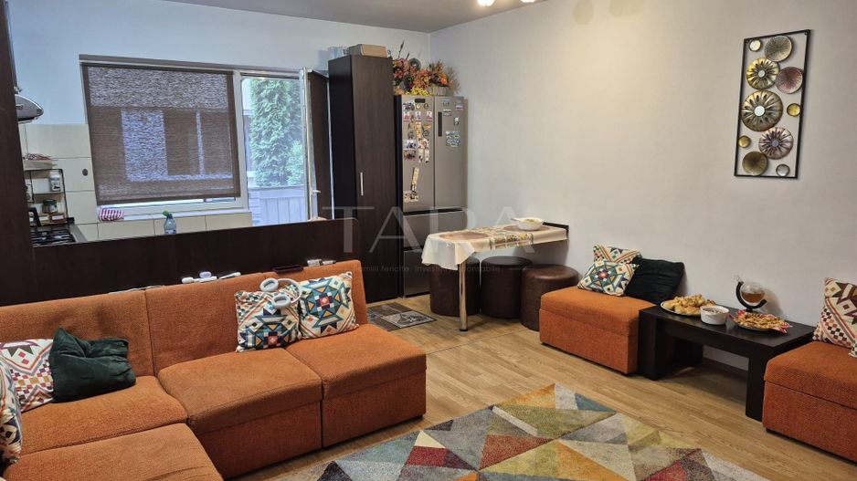 Apartament cu 3 camere, parcare inclusă, zona Eroilor. - Poză 1