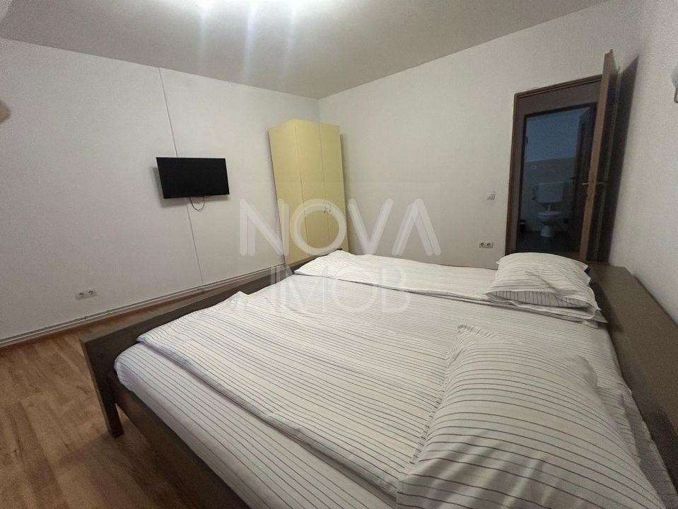 Casa de vanzare 200 mp cu spatiu comercial la parter, strada Lunga - Poză 7