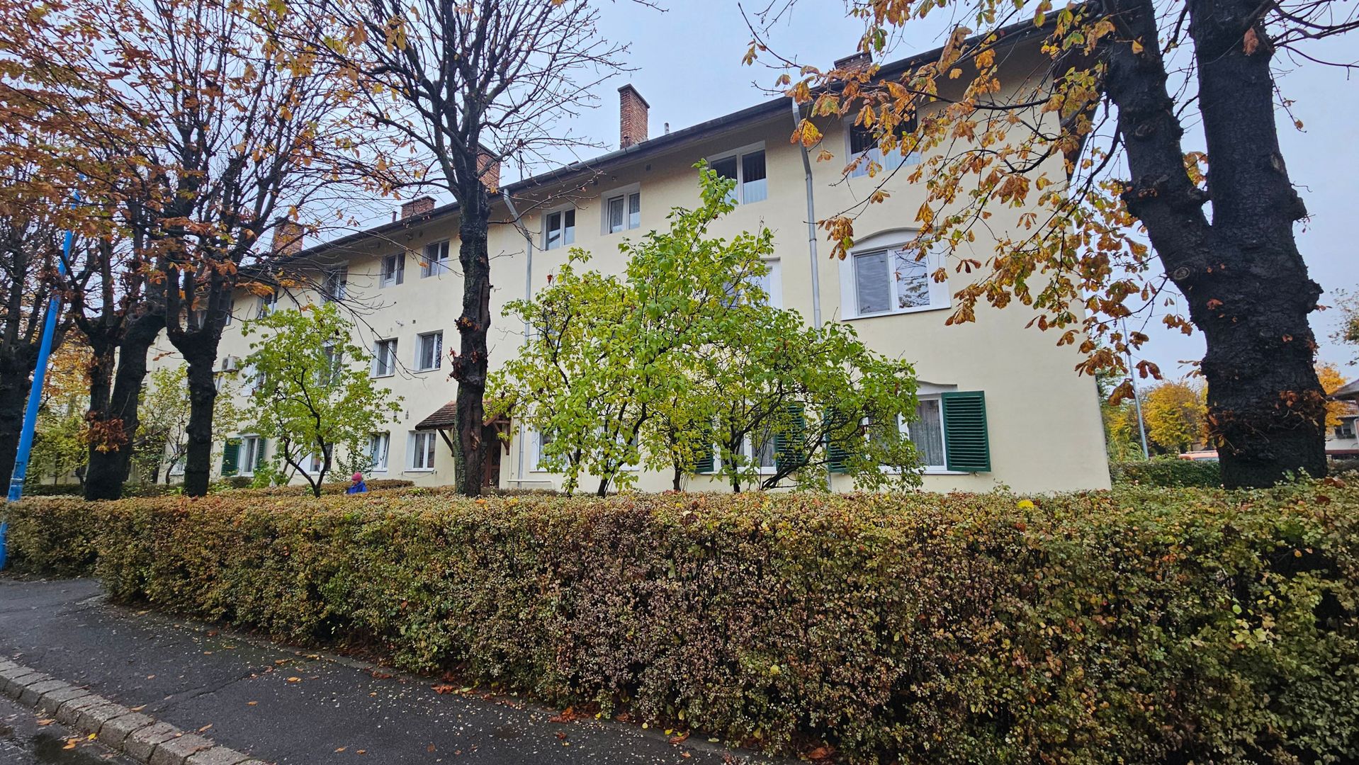 Piata Tractorul garsoniera in bloc vila, complet renovata - Poză 10
