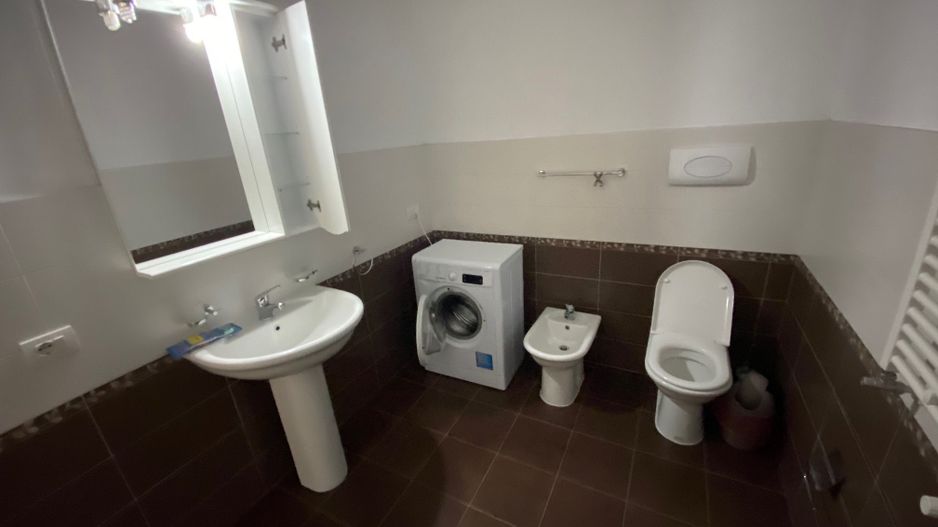 Apartament cu 3 camere   în zona Ultracentral - Poză 13